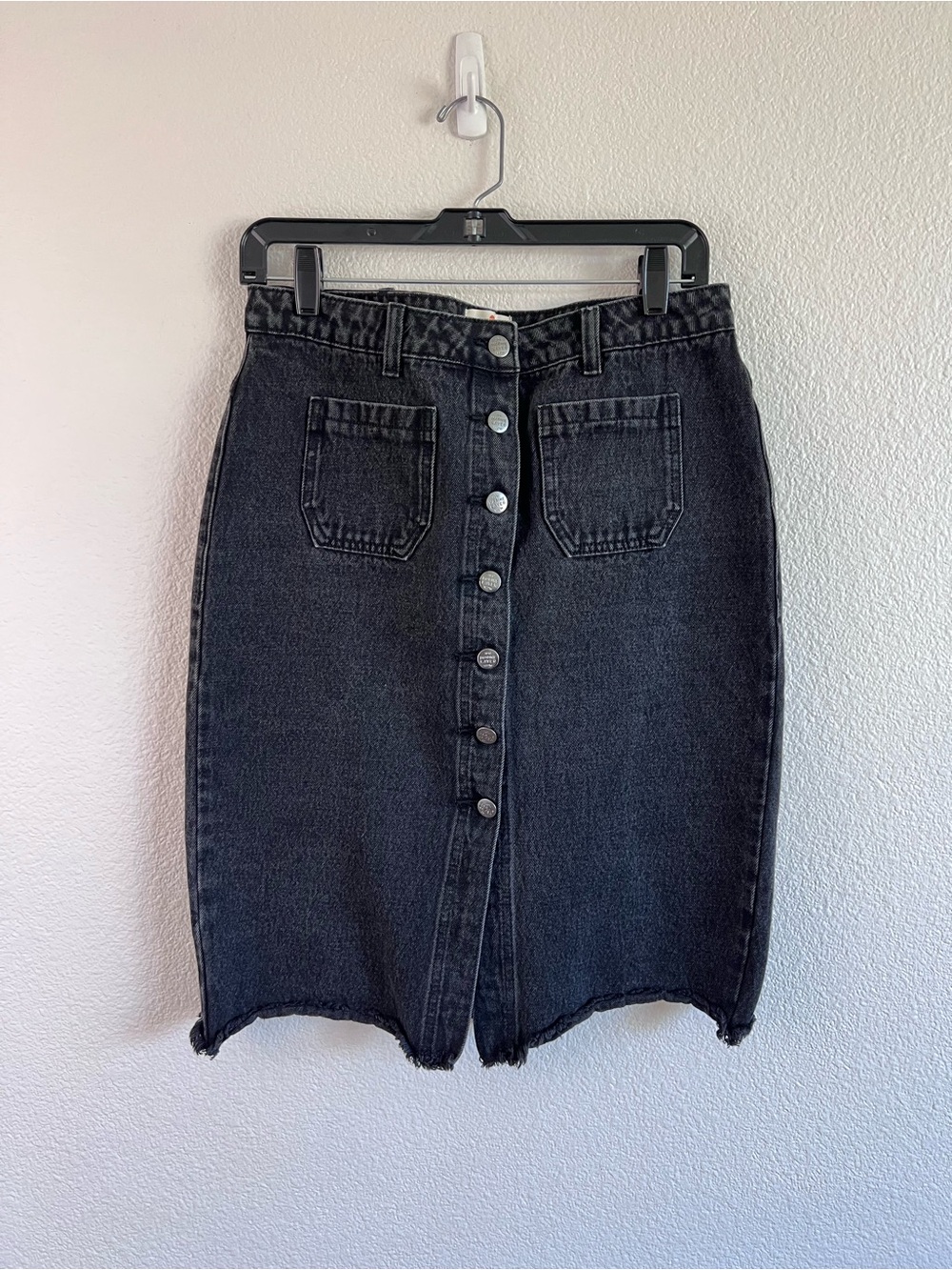 Marine Layer Women's Blake Midi Button Down Front Skirt‎ Faded Black